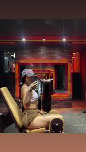 savana_xo Public  2টি ছবি