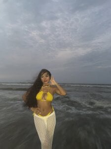 quianna_ Do you like the beach at night?🌑🌘🌊 Pic