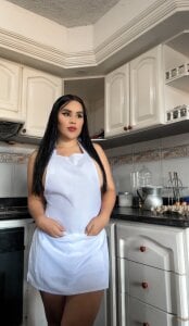 laure_torres Lauren sexy en la cocina Pic 2