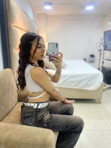 NahomiMorel Me in Jeans 😍😏 Pic