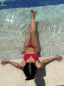 lia_sweetty Sun, pool and good vibes! Pic 4