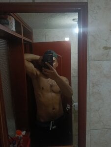 BIGLEON01 Free Pic 6