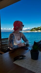 ScarletVixenLiveのPublicの 7枚の写真