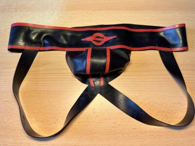 PumpChester82 Rubber Jock, Size "L", € 50,- + Shipping Pic