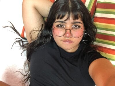 Zara_Snow we kiss?🥰🖤 Pic 4