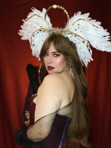 lindsay_taylorjoy Alternative Valentine's Day. Divine love.💖✨🔥 Billede 3