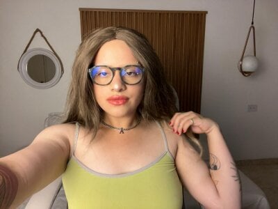 Alaska_deluxe Brat mode: on 💚 사진