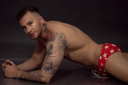 Public de delessandro_world Fotos XXX