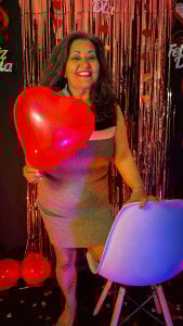 Victoriaa_Anderson: Your heart in my hands 💗 ( 2 фото)