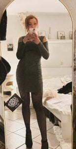 Naya-hot Public Pic 5