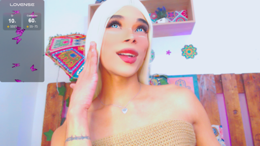 SARA_VAL3NTINA_ And if you give me a huge kiss? ✨ Pic