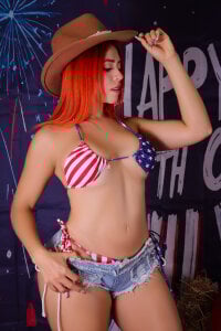 emyli_sw_ Red, white & so horny Pic