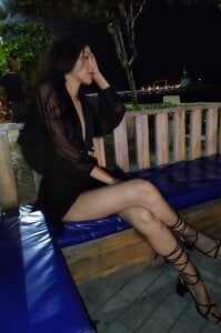 Maily_vega Public Pic 4