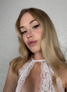 emydollyy Public Pic 2