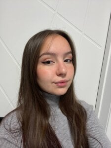 LisaSmiths Hearts Make up!!! Pic 4