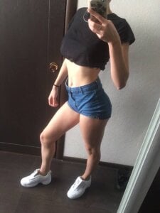 Eva_peach6 Public Pic