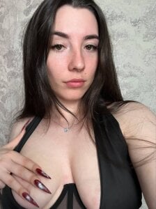 Curious_Lily Follow me Pic 5