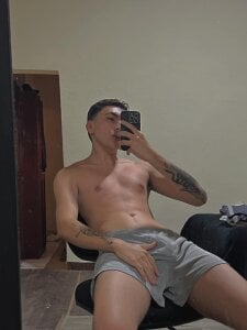 liamty_luxor i don’t need to touch you to make you tremble😏 Pic 2