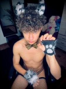 DavidfullOFlove A beautiful kitten wants love 🐈‍⬛🐾😍❤️‍🔥 Pic