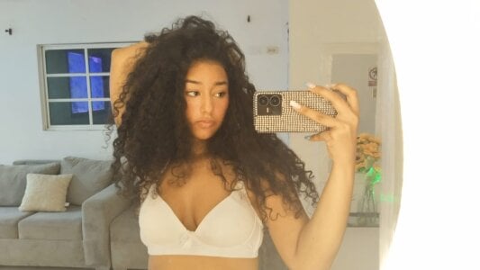 emily_stars1 mi face Pic