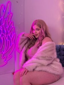 Eliss_Shyyo sexy blonde girl with big boobs Billede