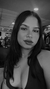 Lilith_Cooper18 Public Pic 2