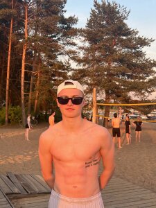 Dan_Carry Public Pic