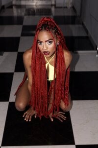 Hilary-banks Hot body Pic