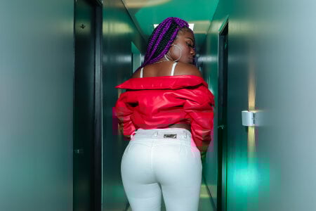 Charllotte_BrownPublic Bild 5