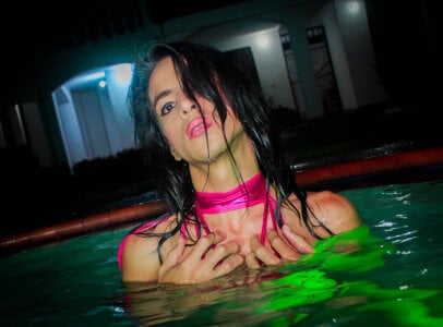 BriiannSteeles a little walk 💦😍 Pic 6