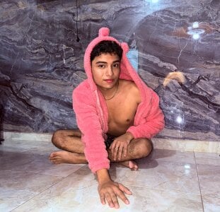 CamilowhiteS sexy Pic 3