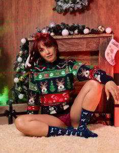 zzoe_ Xmas in red 🎄🔥 Bilde 6