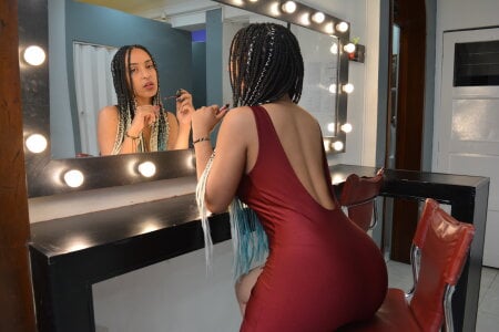 ebony_clyde_