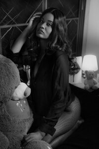 LoreThompson Public Hình