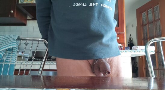 jhonschen's Un aerosol nel culo Sex Photo 8