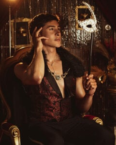 AustinJones_ I don't promise a fairy tale, but I do promise an unforgettable night 🥂💋 사진 2