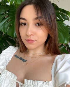 EllyChu Public Pic 4