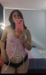 Caroline_red Public зображення 4