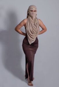 _shaiira There are looks that reveal better than hands Pic 4