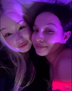 BabyMooon The brunette and the blonde are whispering their secrets to you… Wanna find out? 🔥 Poză 8