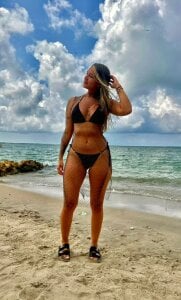 Sophie-velvet Public Pic 5