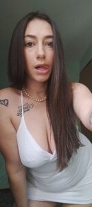 Happy New Year! 🎉✨ de Samantha_curvy1  4 photos