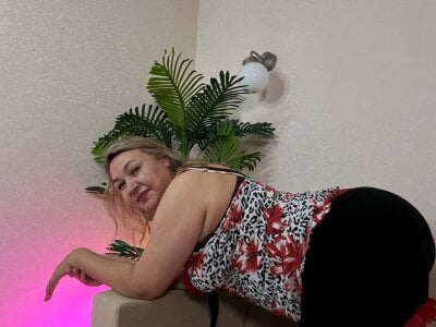 MilfCruze specially for you Pic 4