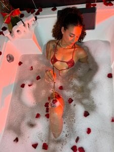 ❤️Delicately Dangerous❤️ de LahanaKimish  8 Imagens