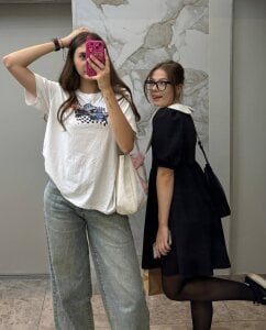 MelanieTwice Public Pic 2