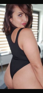 AnneKane Public Pic 9
