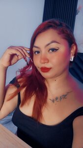 Halleyrosse 😈 Playful Wednesday – Feeling naughty tonight. 🤤🥒😈 Foto 4