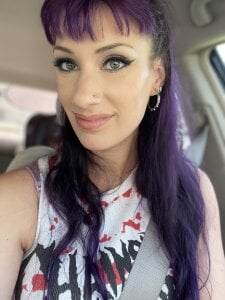 Queen-Ella Public Pic 9