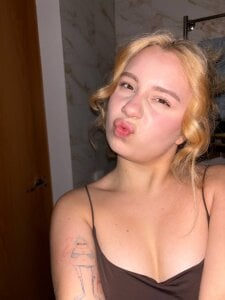 AnnaVeil day off Pic 3