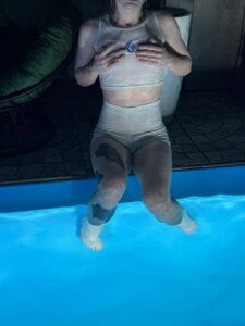 typical pool party od yoi_mika  7 snímek